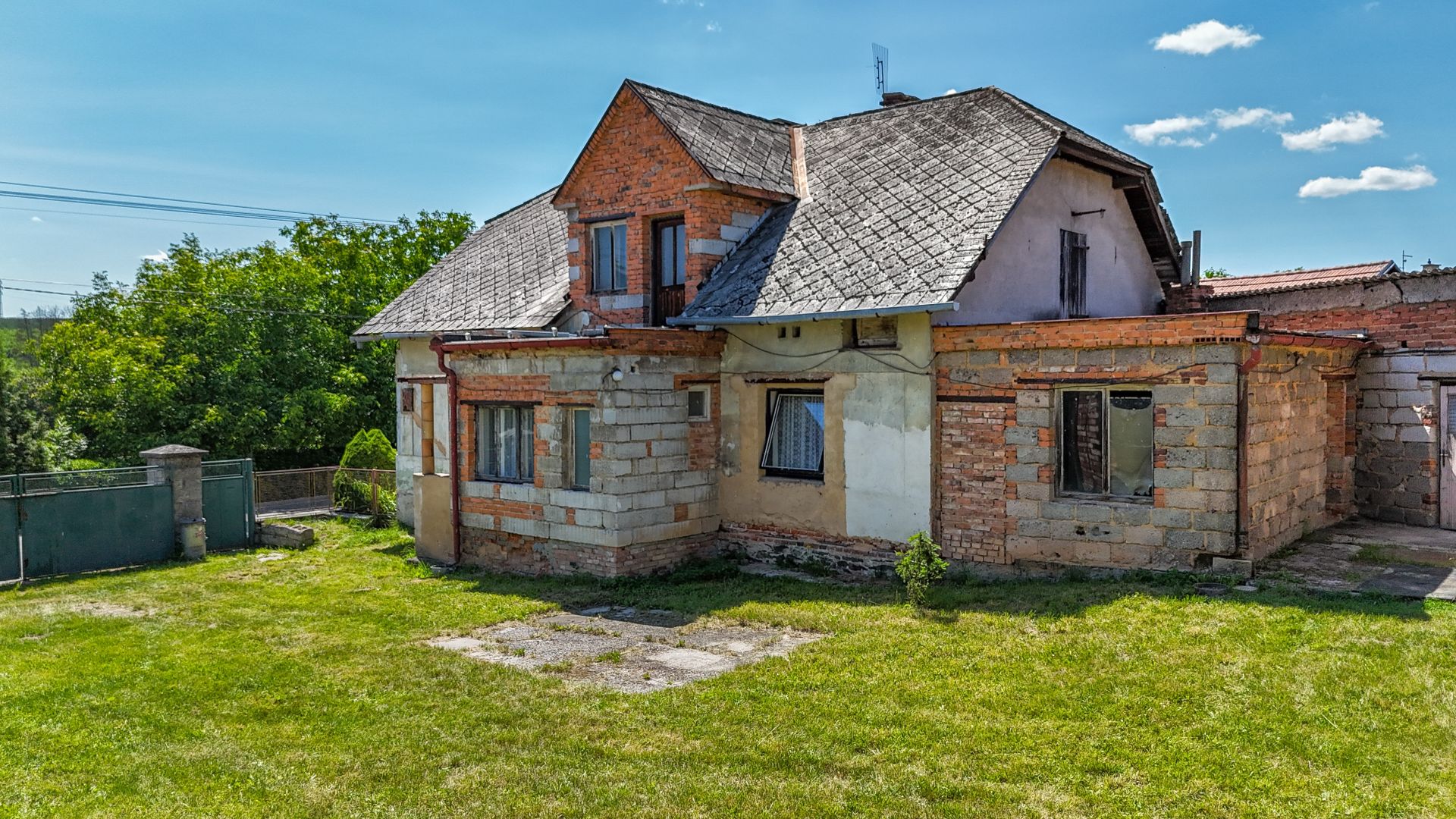 Prodej rodinného domu se statkem