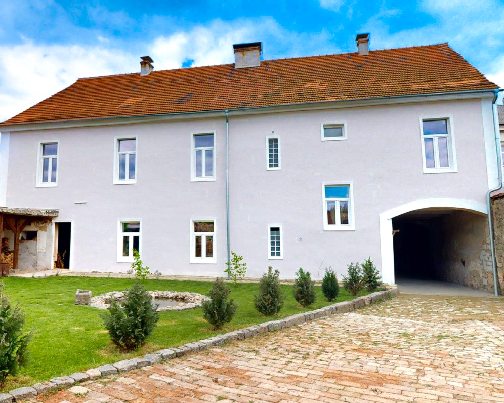 Prodej vícegeneračního domu